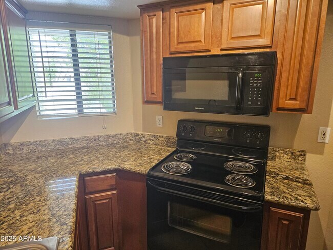 Photo - 835 N Granite Reef Rd Unidad 6A