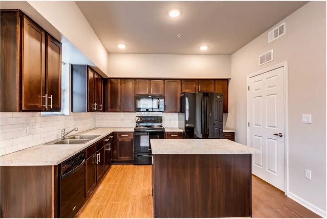 Photo - 934 W 22nd St