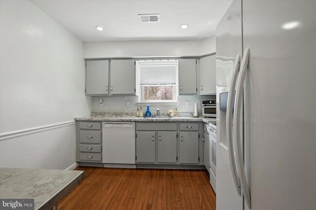 Photo - 102 Eaton Dr