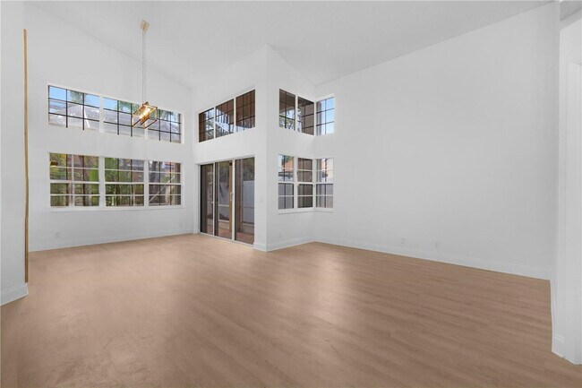 Photo - 1525 Seabay Rd