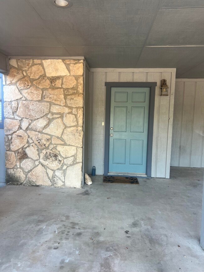 Photo - 307 Crestview