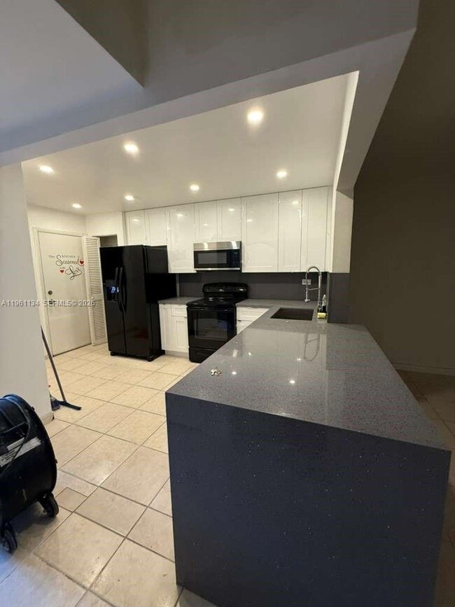 Photo - 1710 NE 191st St Unidad 116-3