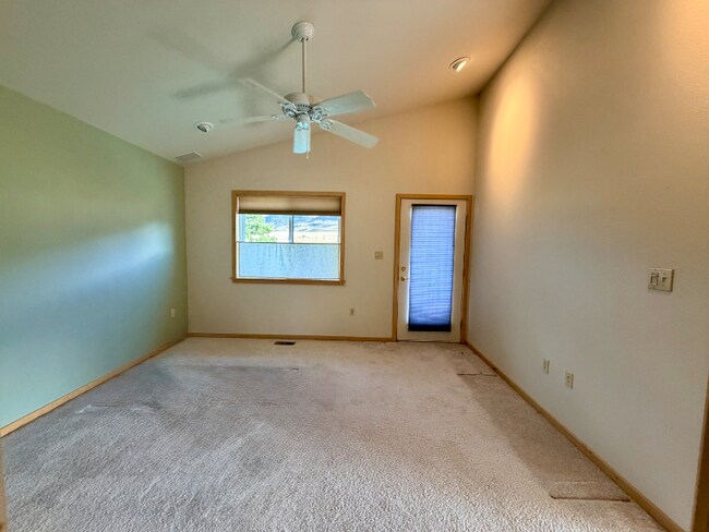 Photo - 37 Bridger Meadow Ln