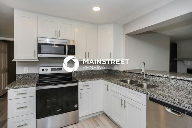 Photo - 3 Bedroom Pet-Friendly Home in Clearwater, FL with Main Street Renewal