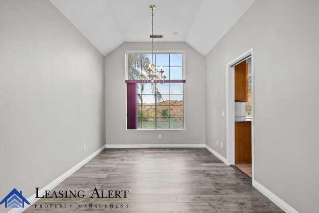 Photo - 28475 Nicholas Cir