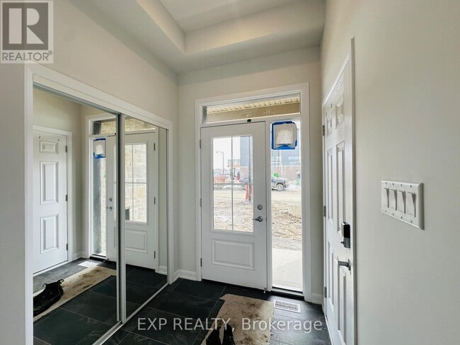 Photo - 271 Bankside Wy