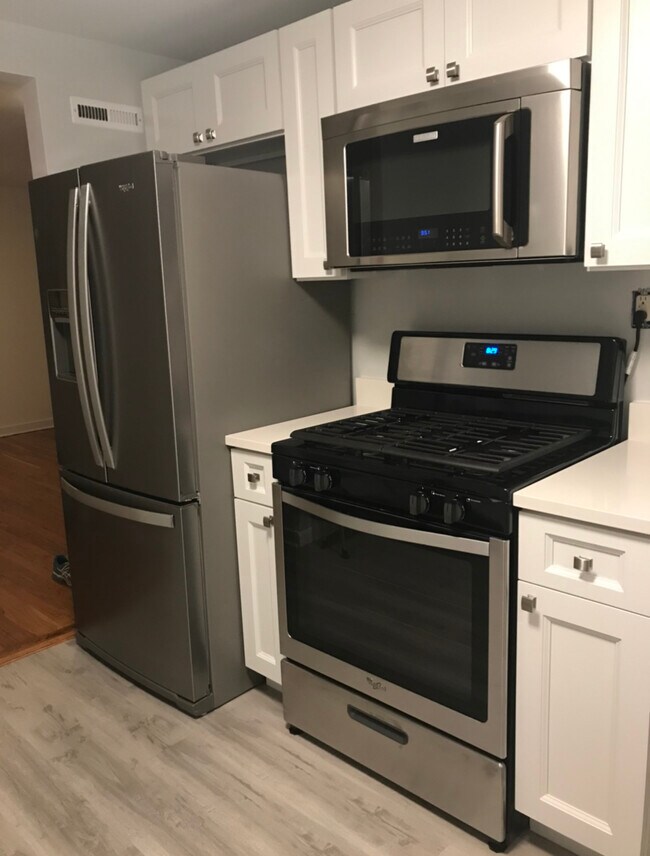 Photo - 225 Desdemona St