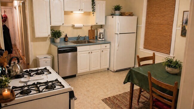 Photo - 37 Waverly St Unit 2