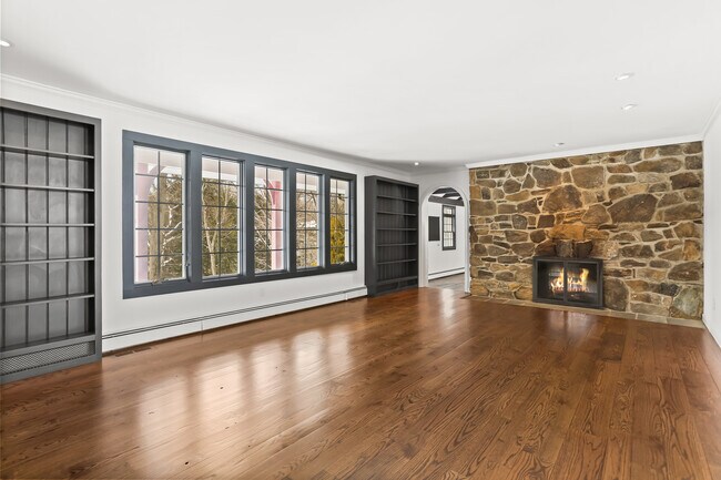 Photo - 11 Partrick Ln