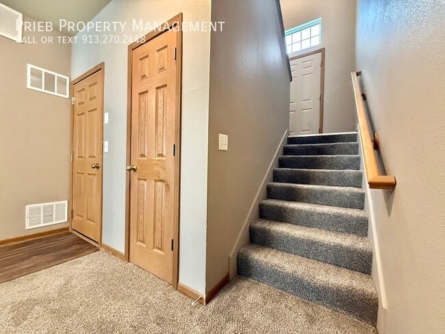 Photo - 870 S Woodson Ct