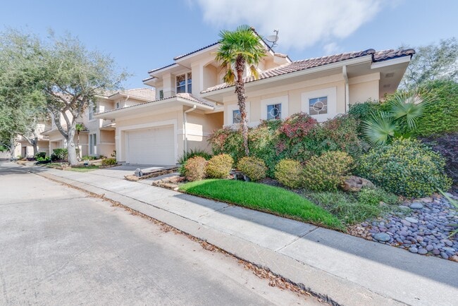 Photo - 403 Harborside Way