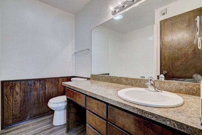 Photo - Spacious 2br 2ba Unit 3103-3 (B3)