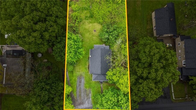 Photo - 570 Spencer Rd