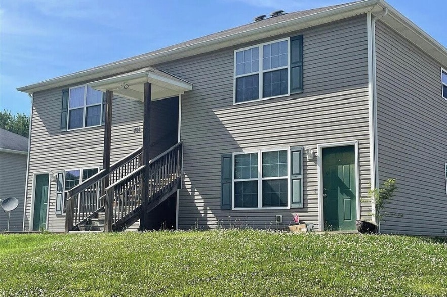 Photo - 466 Springfield Rd