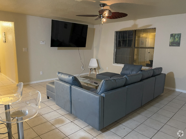 Building Photo - 10785 Silver Creek Dr Rental