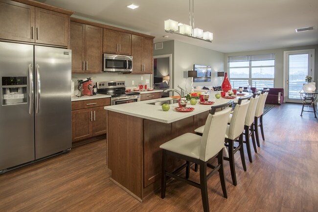2 BR - 2 BA - Kitchen - Lincoln