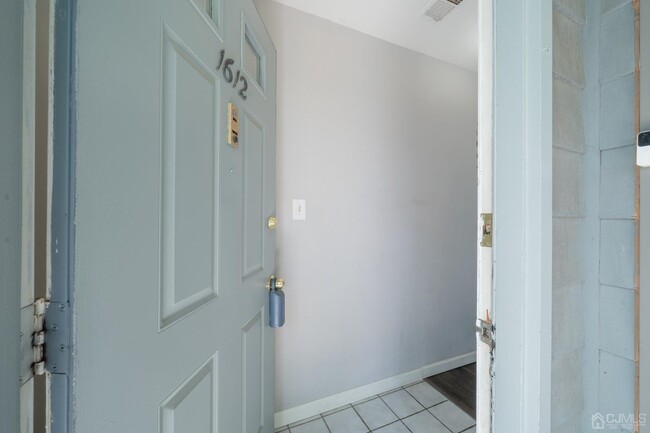 1612 Woodbridge Commons Way