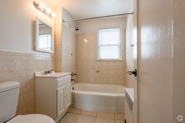 1BR 1BA - 586SF