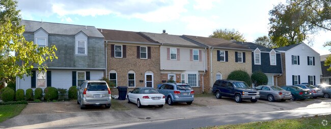 Washington Square Townhomes - Washington Square Townhomes