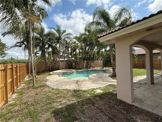 Photo - 4157 NE 14th St House