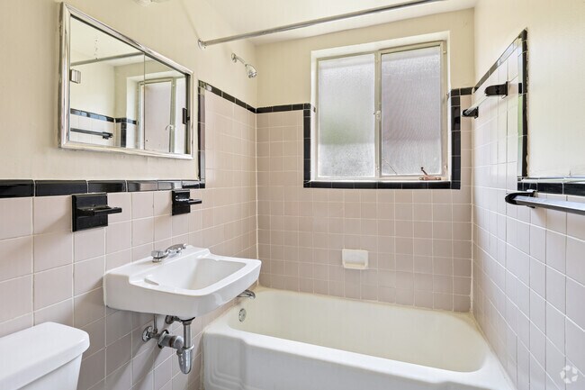 Studio - 434SF - Larchmont Village Apartment