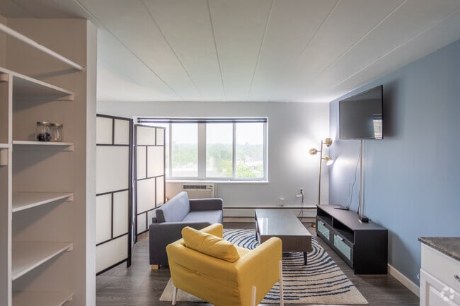 Studio, 1BA - 425 SF - The Bradford