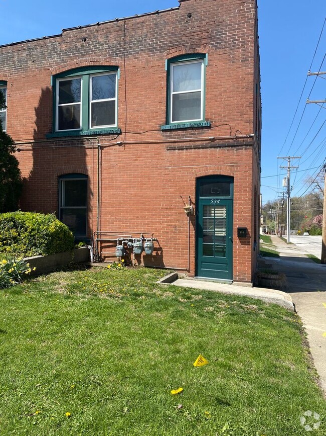 Building Photo - One Bedroom one bathroom in Alton Rental