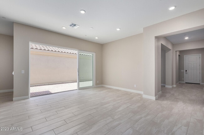 4133 E Las Colinas Dr