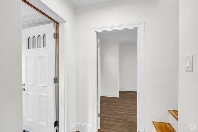 Building Photo - 598 E 7th St Unit 1 Rental