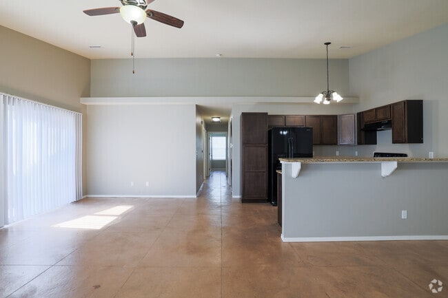 3BR, 3BA - 1092SF