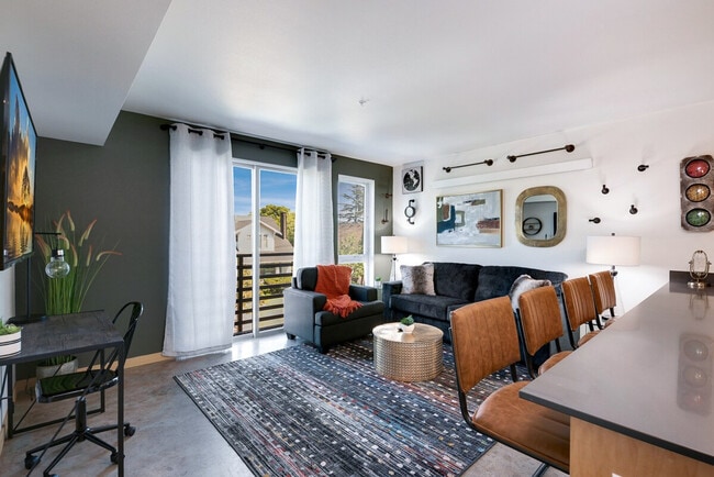 Building Photo - 2821 Beacon Ave S