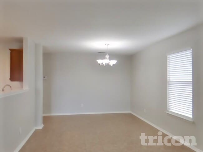 Photo - 2319 Camberly View