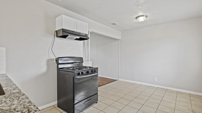 Photo - 612 Marshall