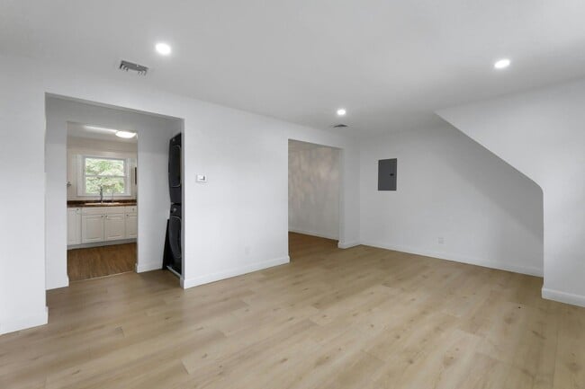 Photo - 130 MOUNT VERNON St Unit 2