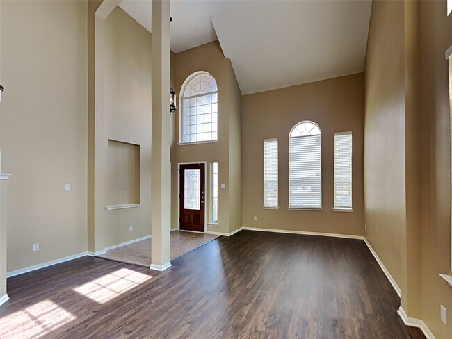 Photo - 1927 Makenna Ln