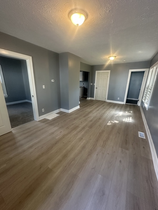 Building Photo - 10404 Grandview Ave Rental