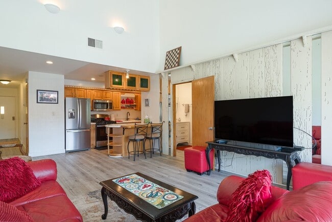 2 Bedroom + 2 Bathroom Condo | Surfside III | Port Hueneme | Furnished