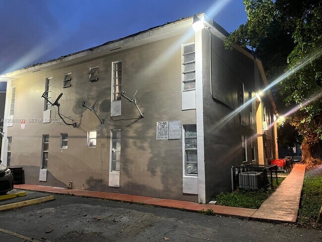 Photo - 1525 NW 19th Terrace Unit 24