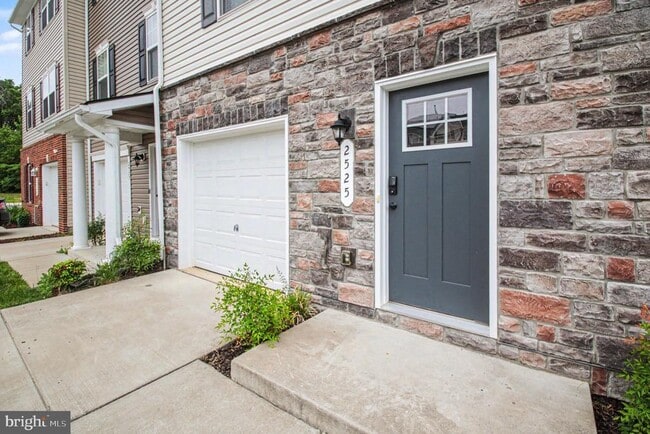 Photo - 2525 Drake Ln