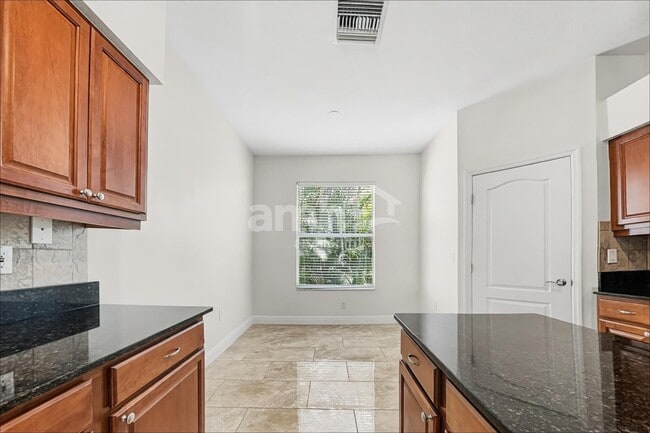 Photo - 802 Lesa Glen Pl
