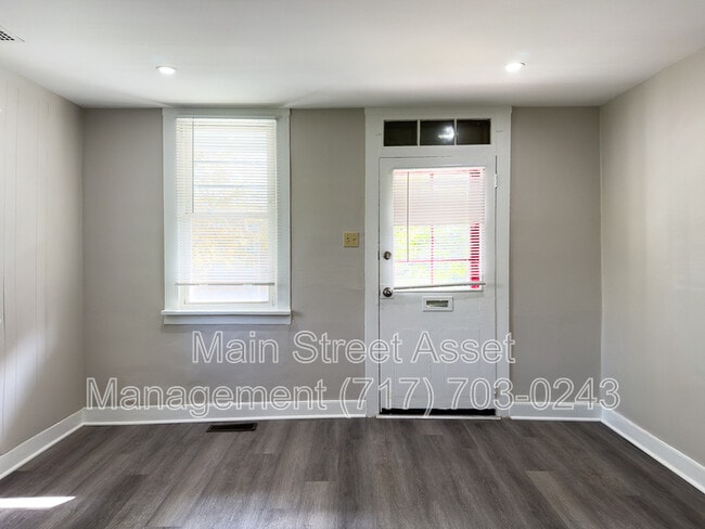 Photo - 129 N Prince St