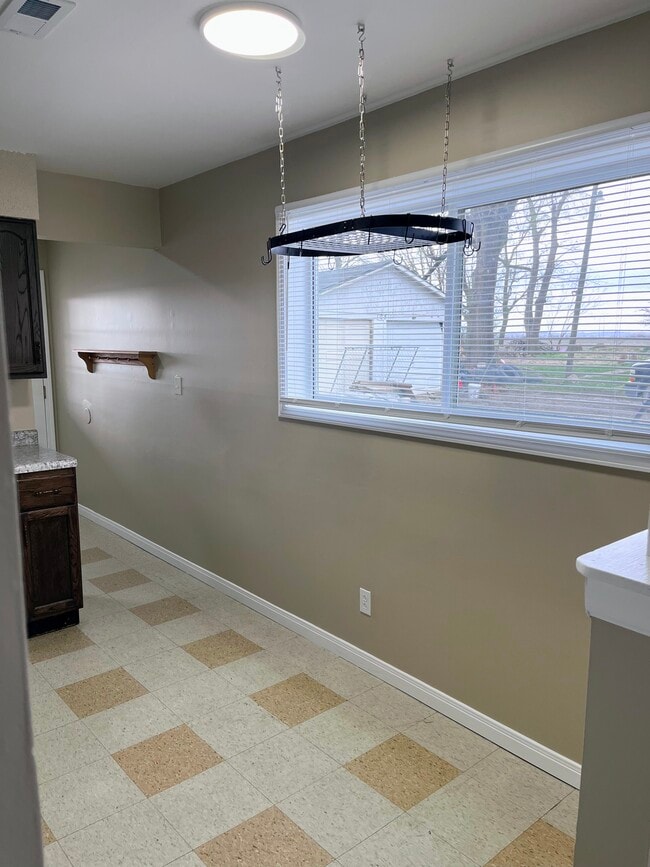 Eat In Kitchen - 103 Sibley Rd Unit A