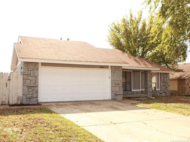 Photo - 8009 E Lansing St