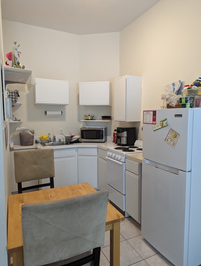 Building Photo - 509 Columbus Ave Unit 1