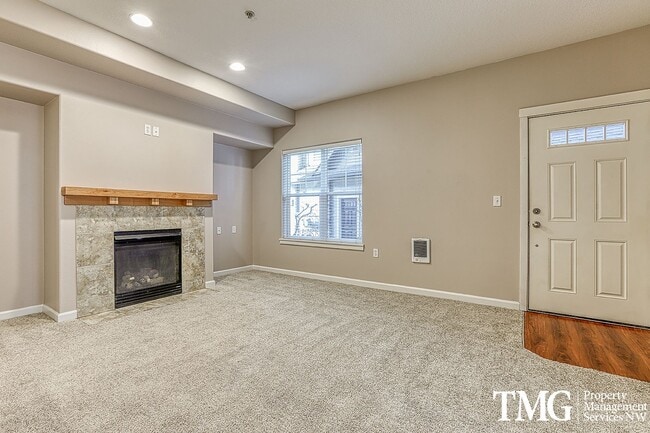 Photo - Beautiful Ground Level 1+br Condo ** Water/Sewer/Garbage Included ** Unit 101