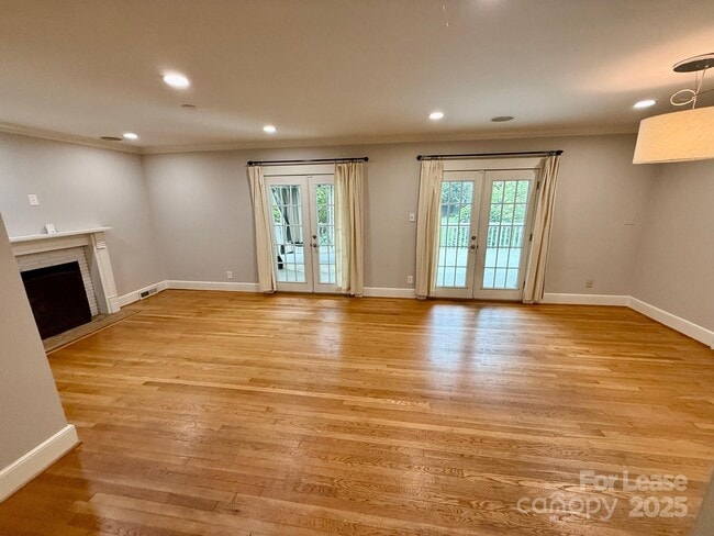 Photo - 1425 Montford Dr