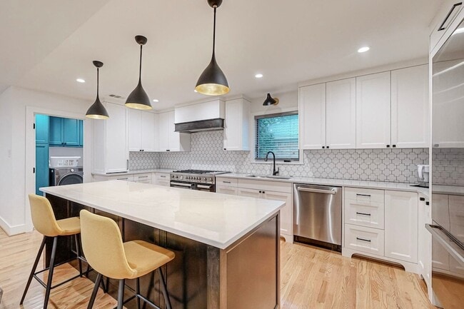 Photo - 4423 Springside Ln