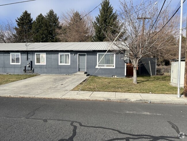 Building Photo - Duplex for Rent in Ephrata Rental