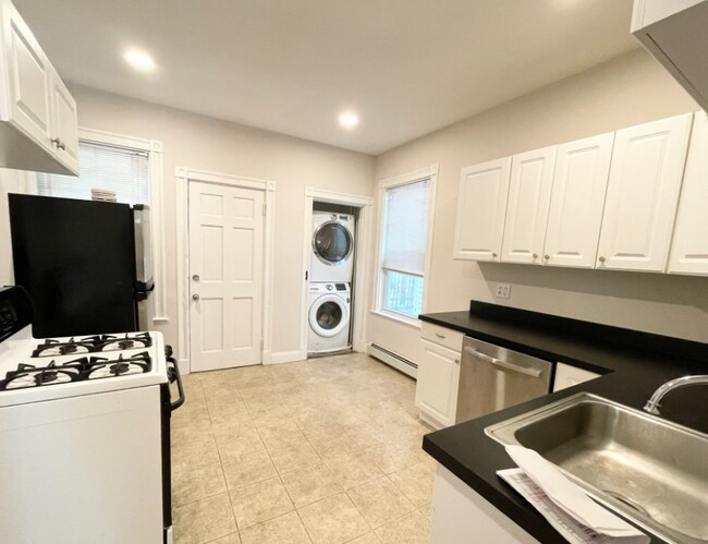 Photo - 276 E Cottage St