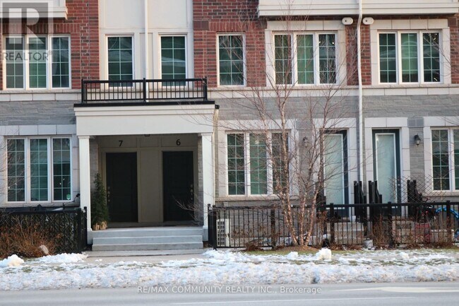 Photo - 2205 Lillykin St